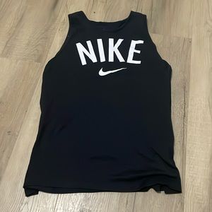 Women’s Nike loose fit tank